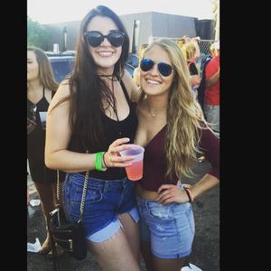 Meet your Posher, Danielle